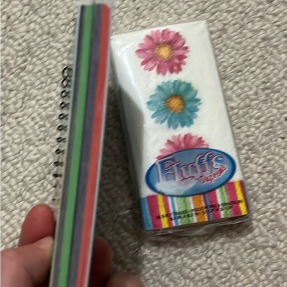 Pooh wire ring notebook, 2 packs tissues each with a fun design - Picture 3 of 4